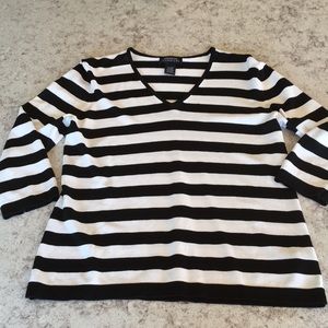 Jones New York (L) 3/4 v-neck